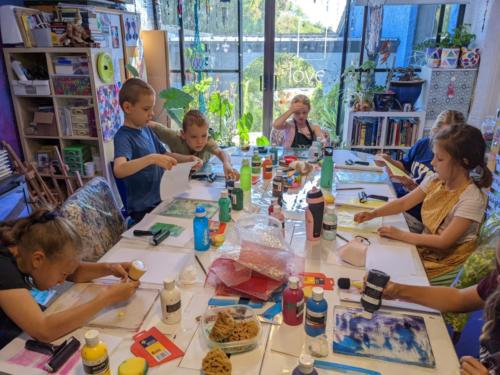 Kids art classes